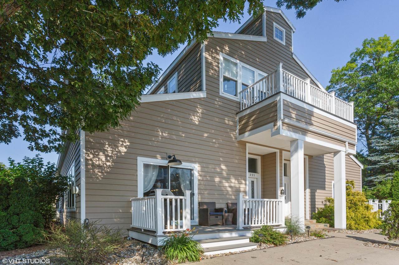 221 Townsend Street - Photo 1