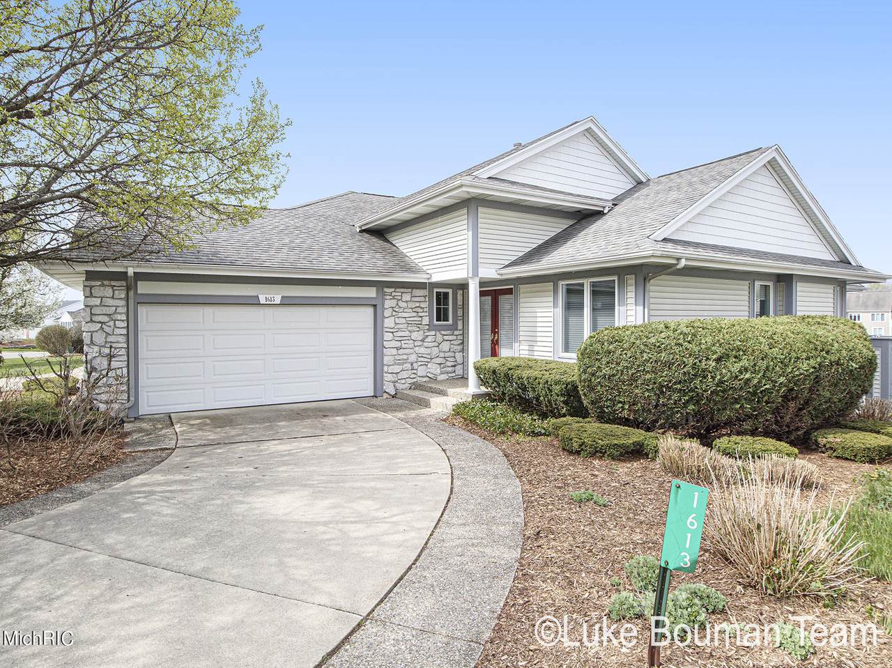 1613 High Pointe Drive - Photo 1