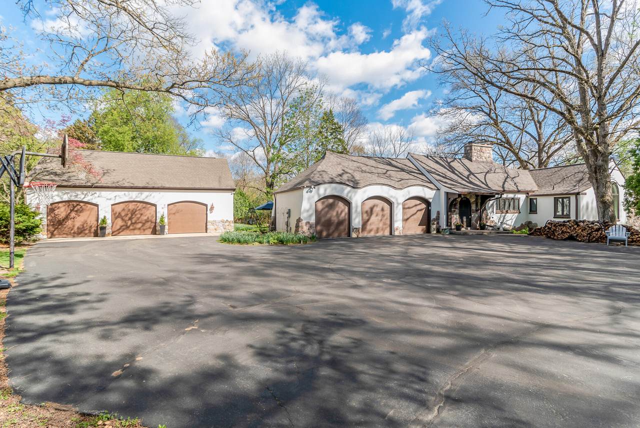 250 Wahwahtaysee Way - Photo 1