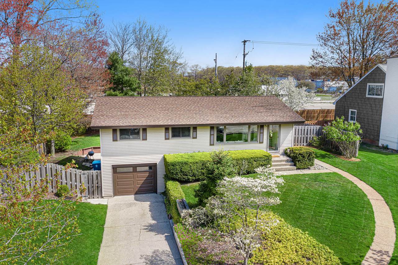 1842 Bonneville Drive - Photo 1