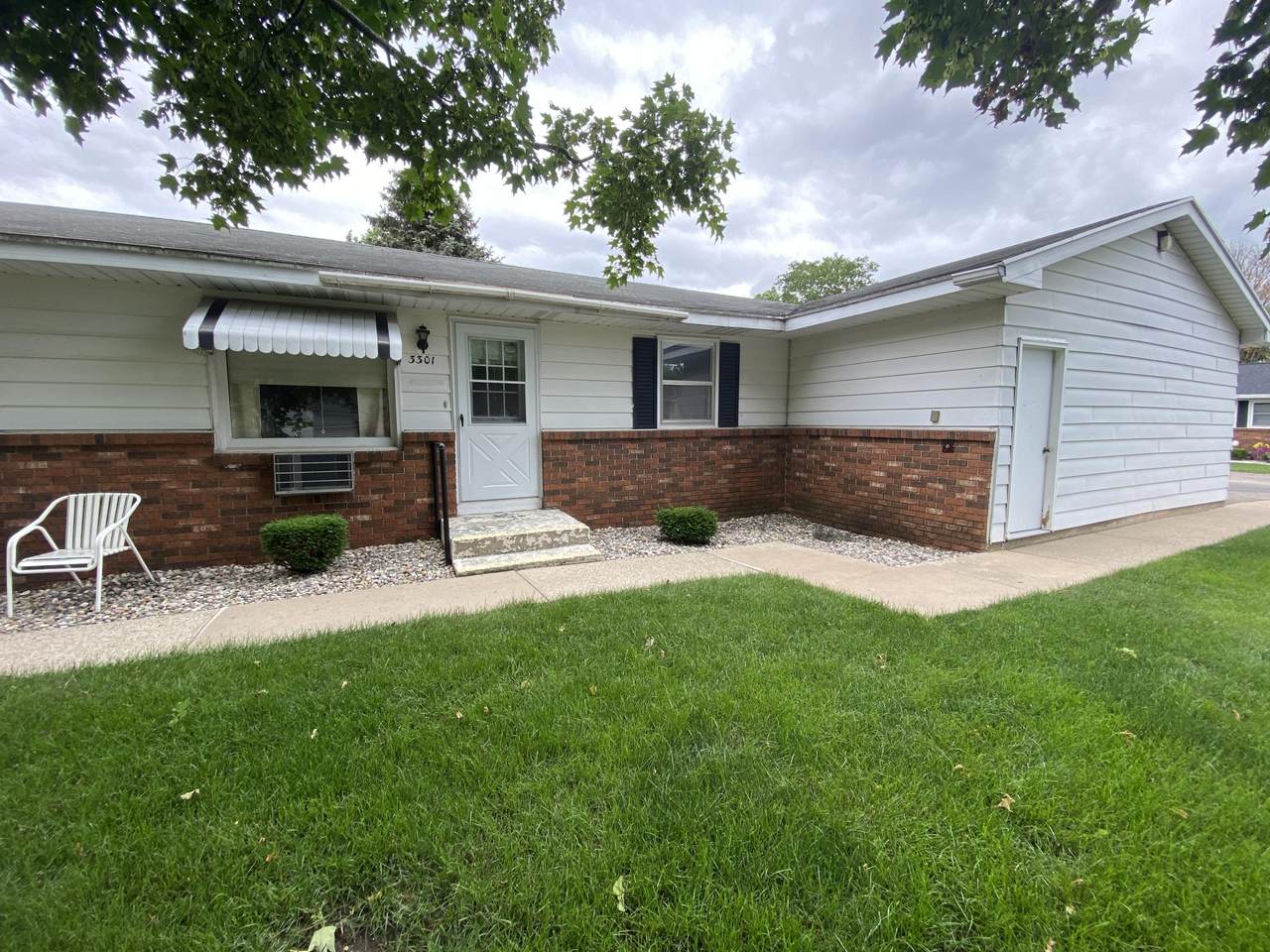 3301 Division Avenue - Photo 1