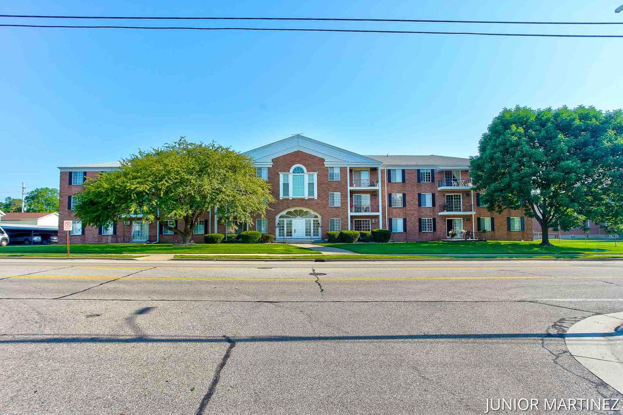 2203 Porter Street - Photo 1