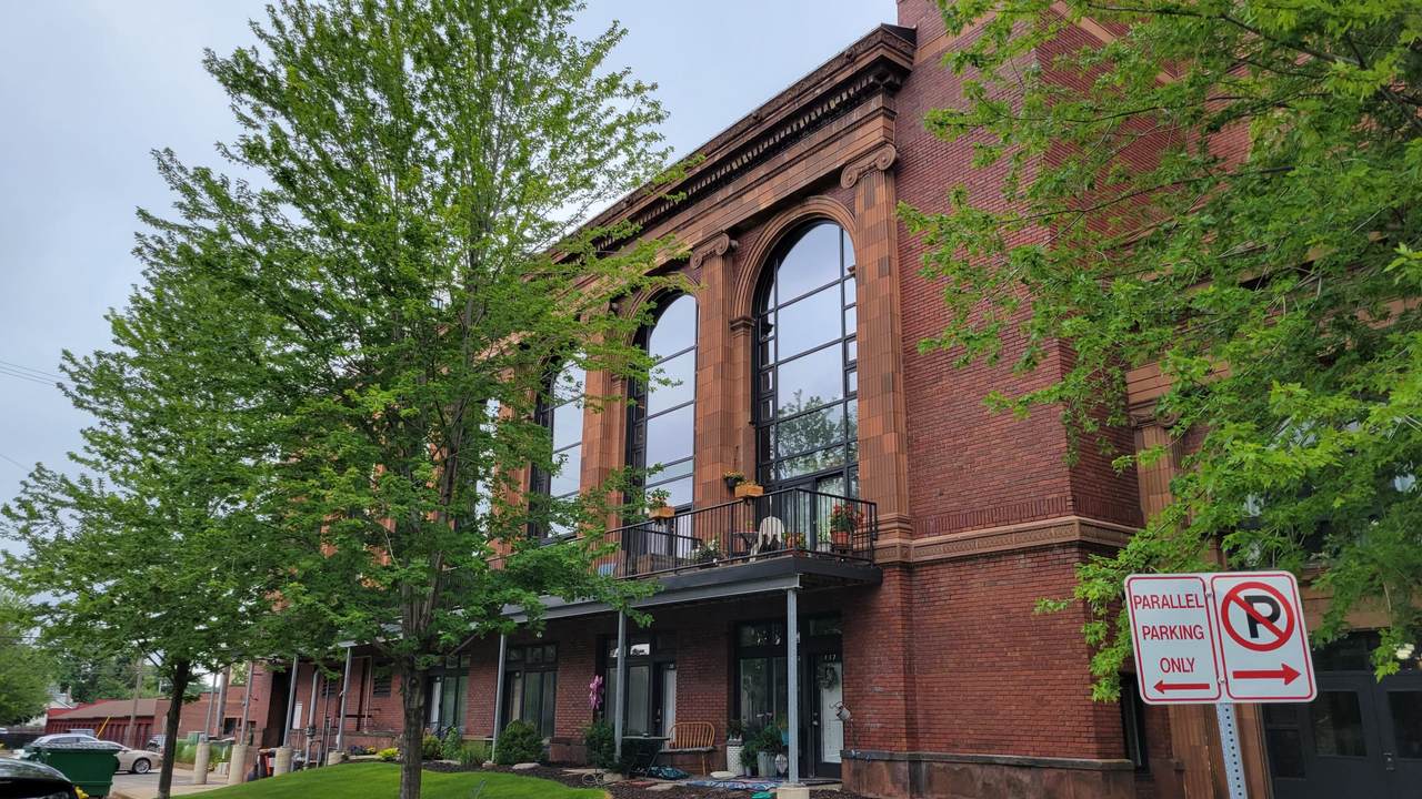 600 Broadway Avenue - Photo 1