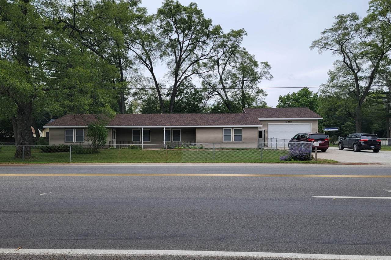 2315 Broadway Avenue - Photo 1