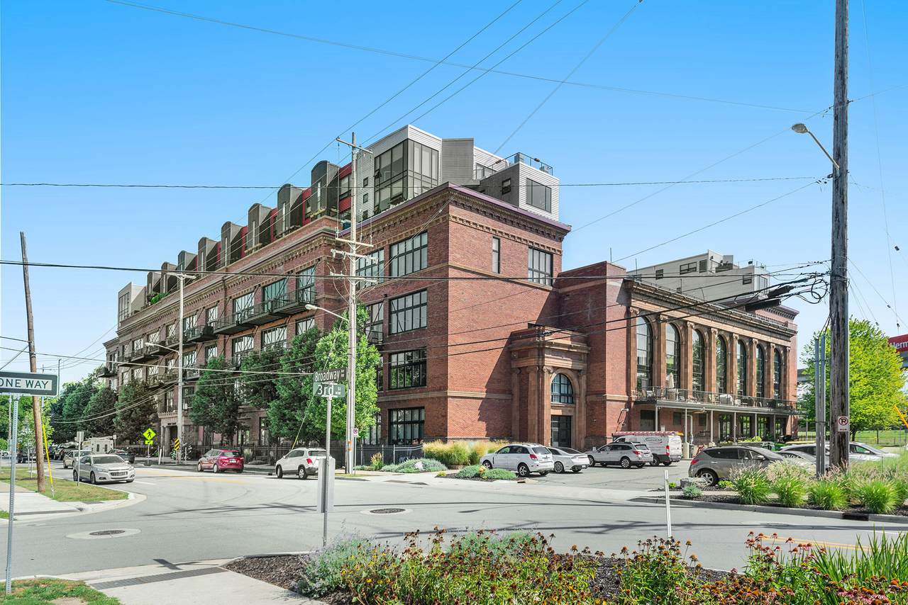 600 Broadway Avenue - Photo 1