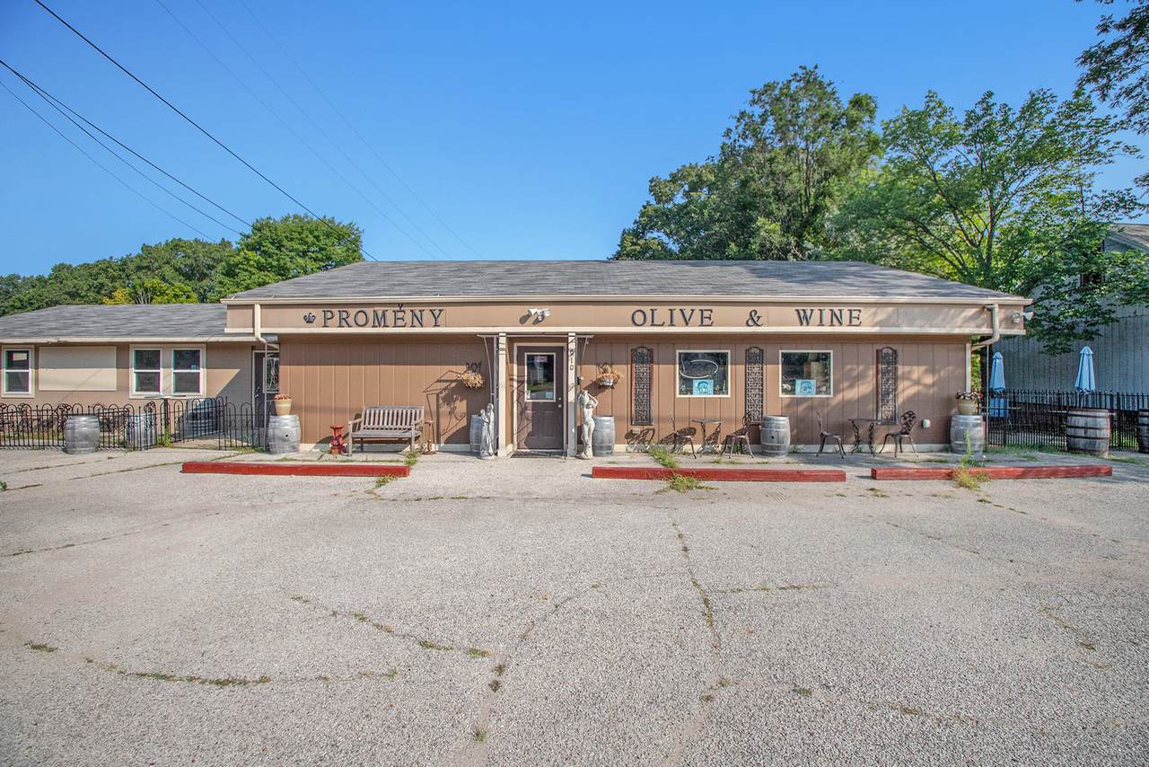 910 Buffalo Street - Photo 1