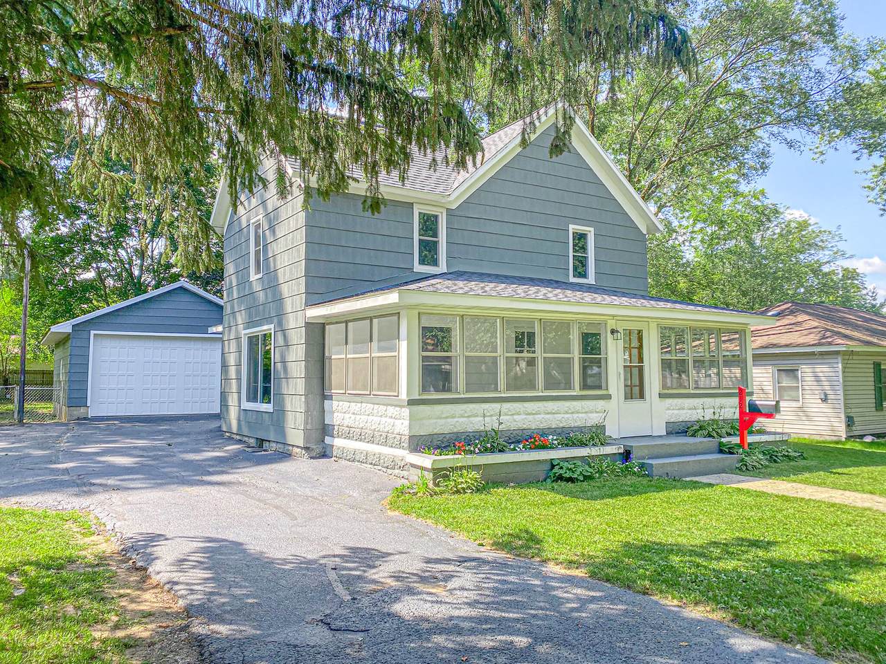 212 Sherwood Street - Photo 1