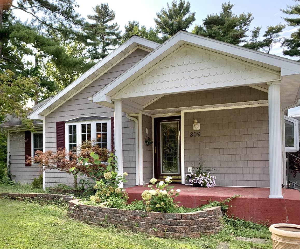 809 Tomahawk Lane - Photo 1