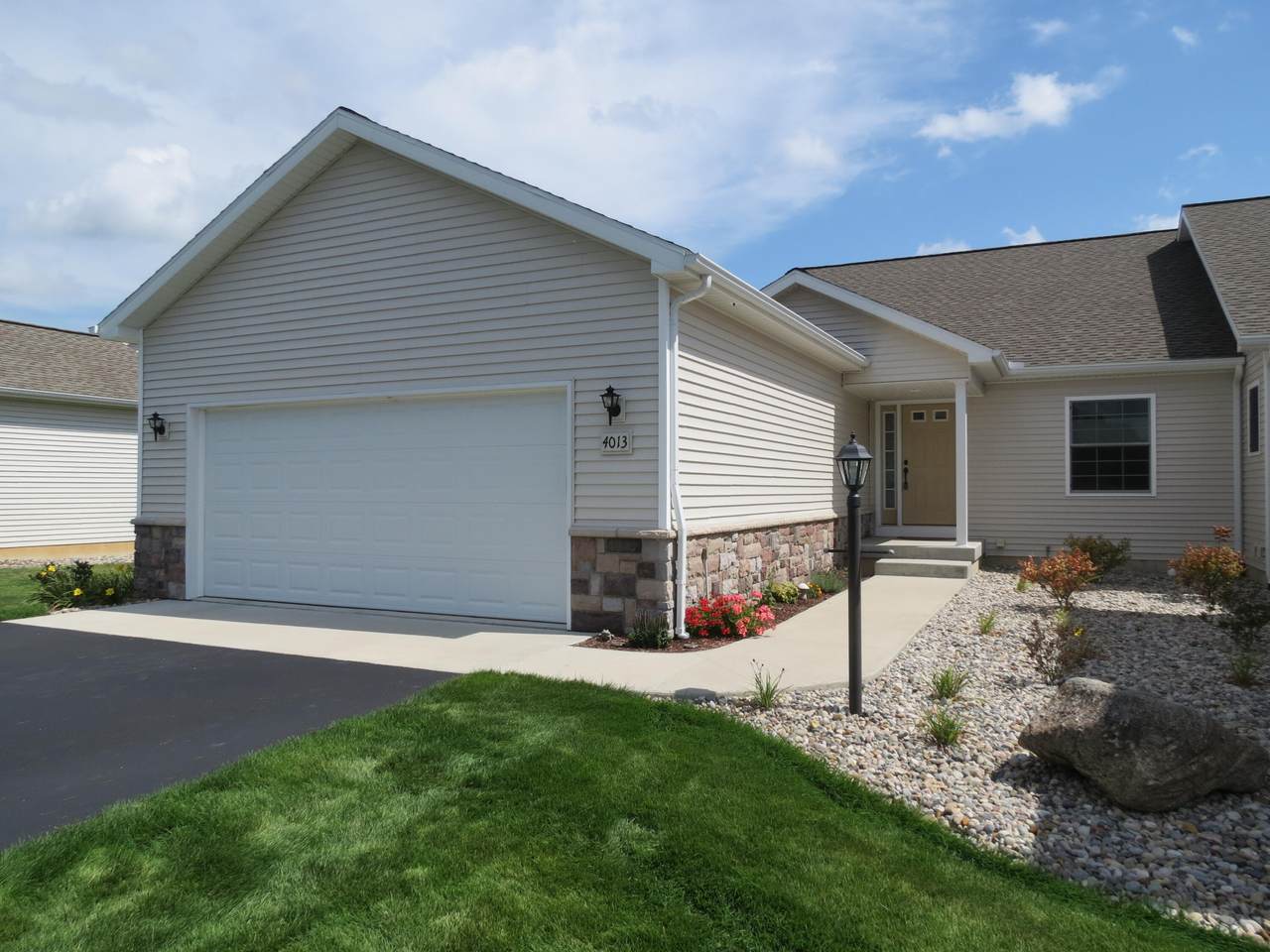 4013 Eastbridge Circle - Photo 1