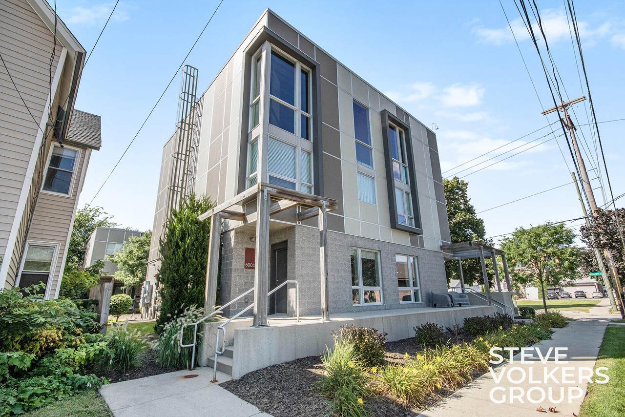 600 Douglas Street - Photo 1
