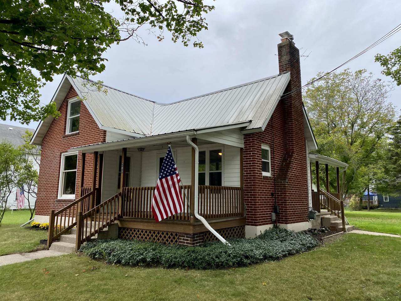 209 Broadway Avenue - Photo 1