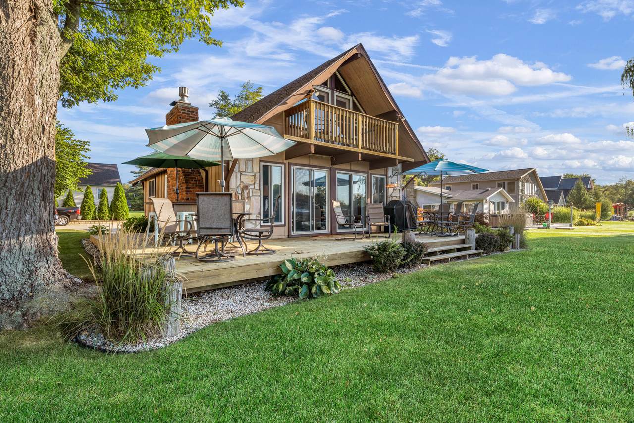 8023 Portage Road - Photo 1