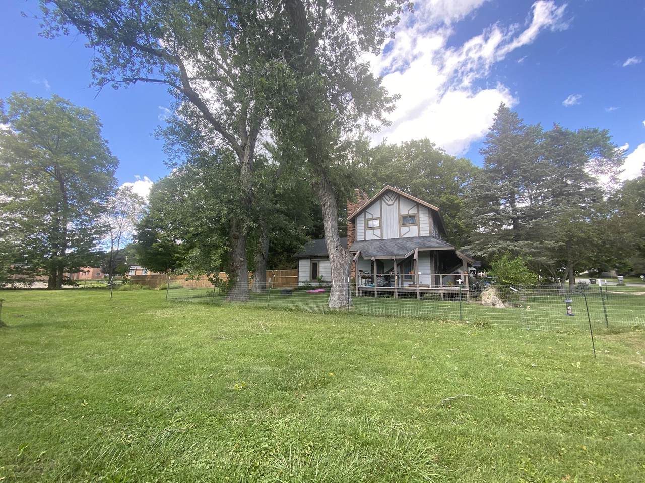 103 Lincoln Street - Photo 1