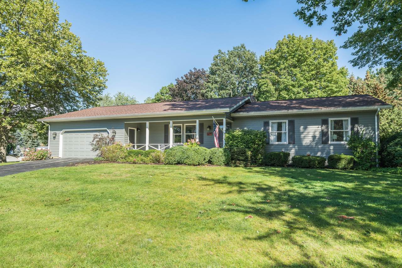 805 Monroe Boulevard - Photo 1