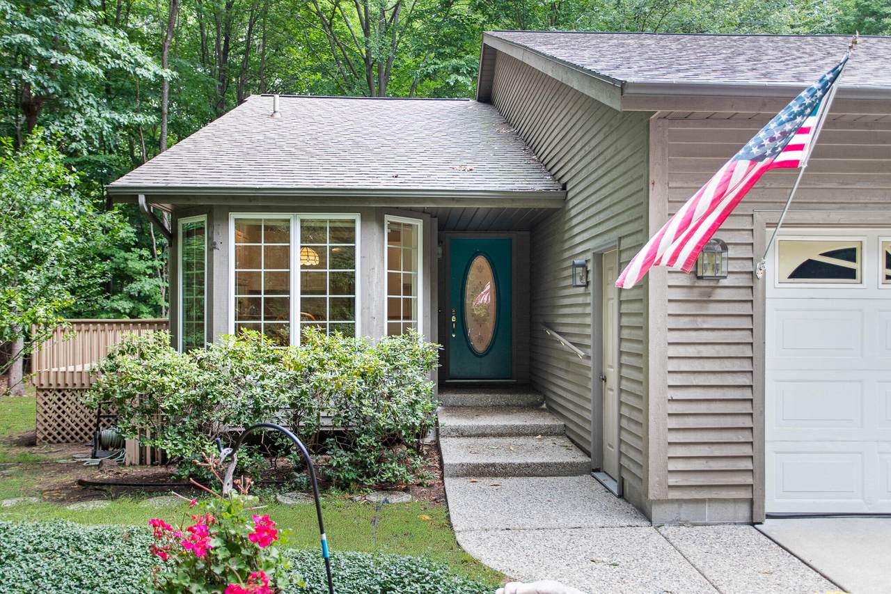 3664 Henry Street - Photo 1
