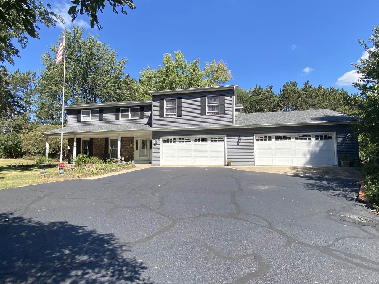 1638 Vankal Street - Photo 1