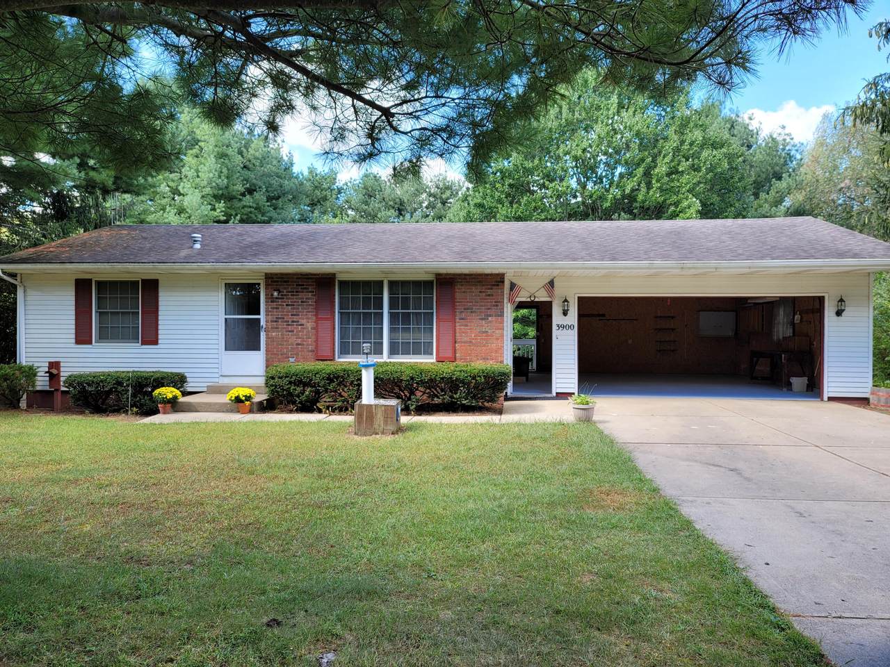 3900 Sargent Road - Photo 1