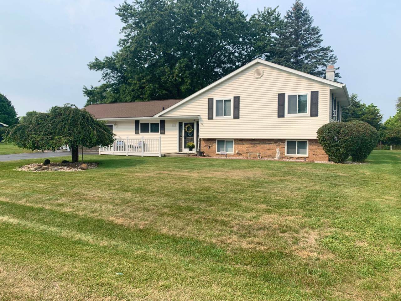 3140 Catalpa Drive - Photo 1