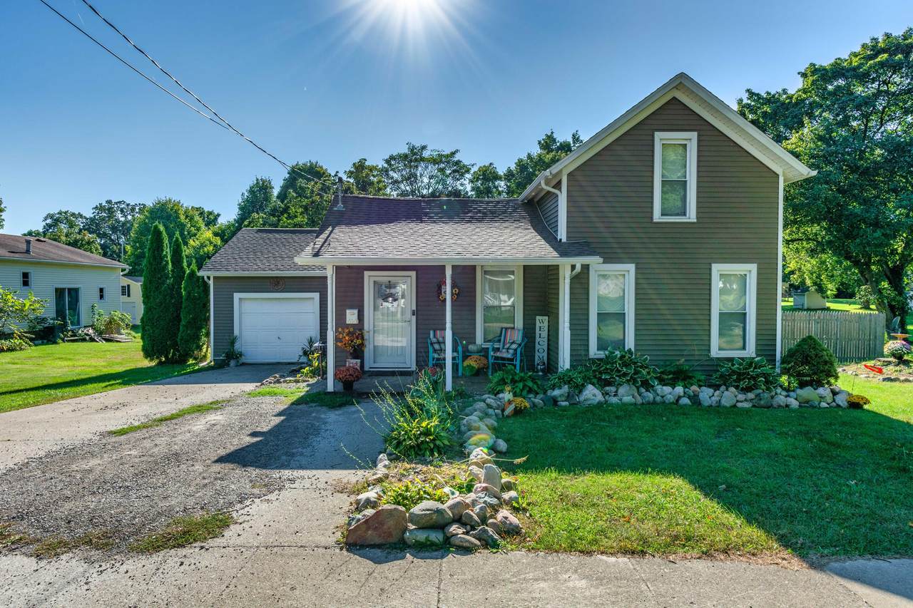 414 East Street - Photo 1