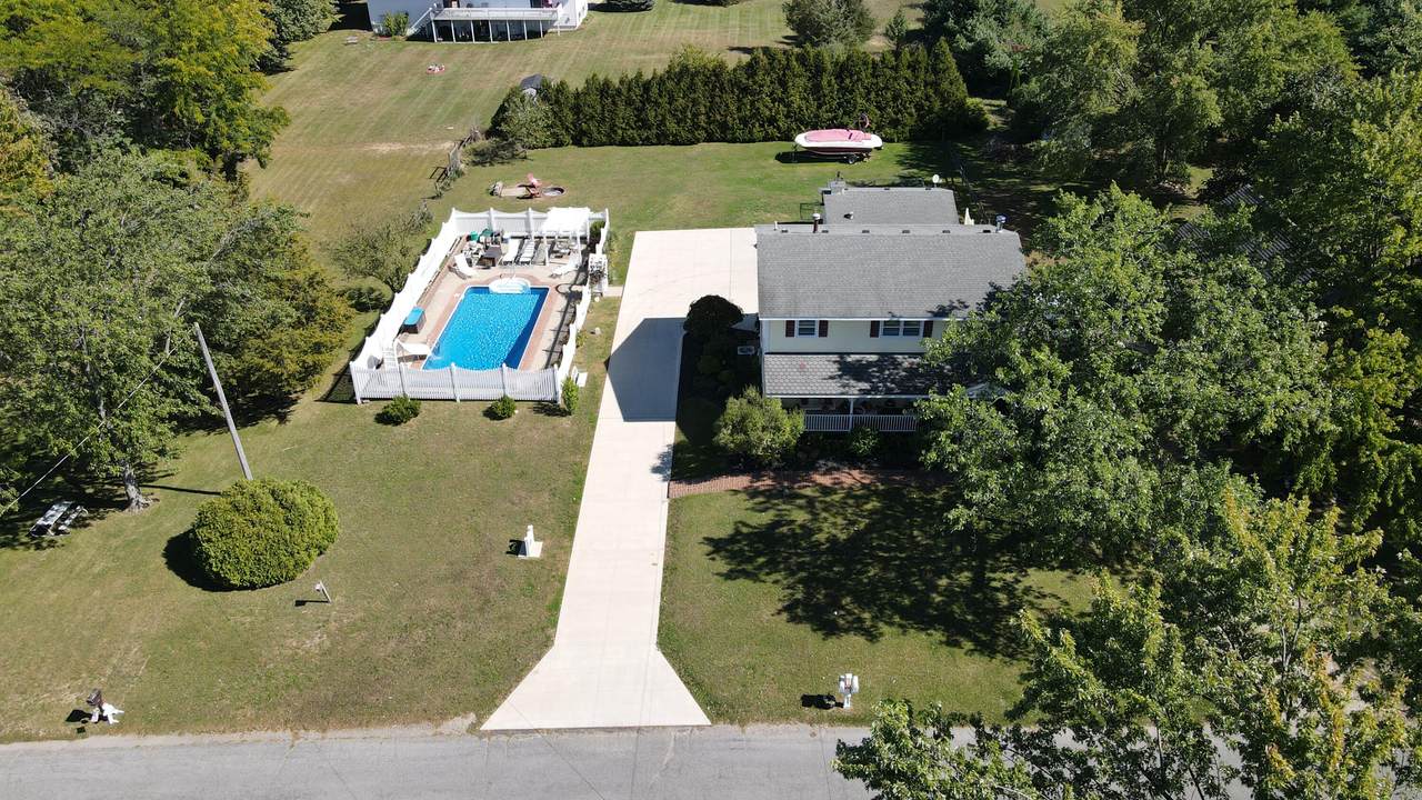 322 Nottingham Drive - Photo 1