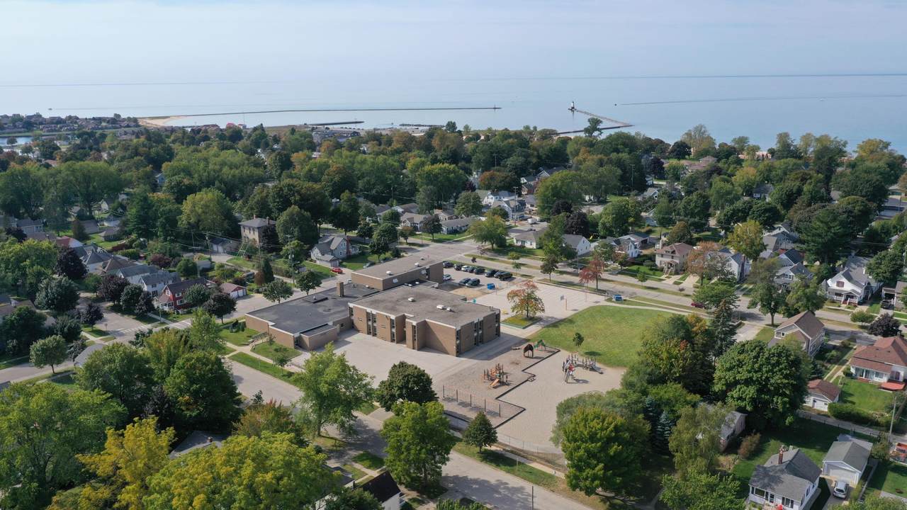 404 Gaylord Avenue - Photo 1