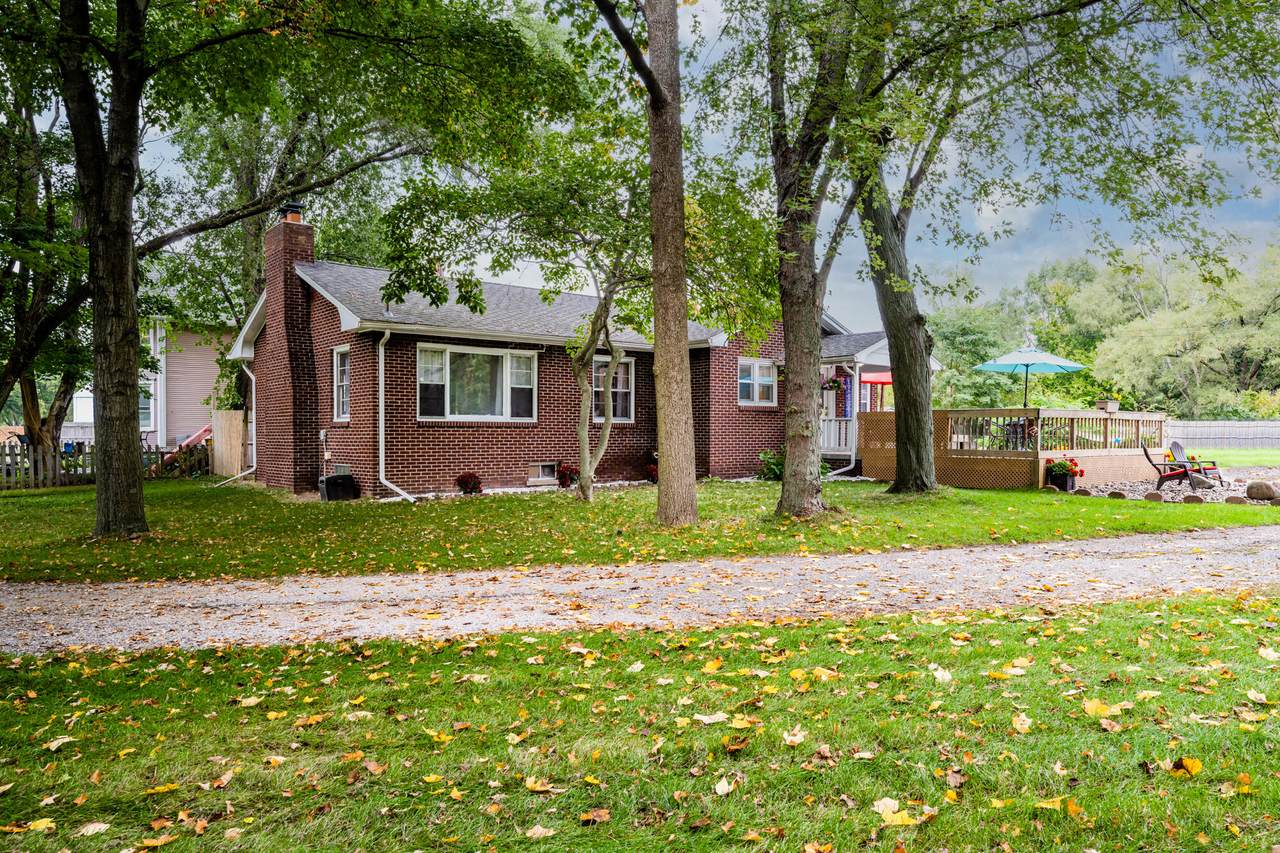 4407 Niles Road - Photo 1