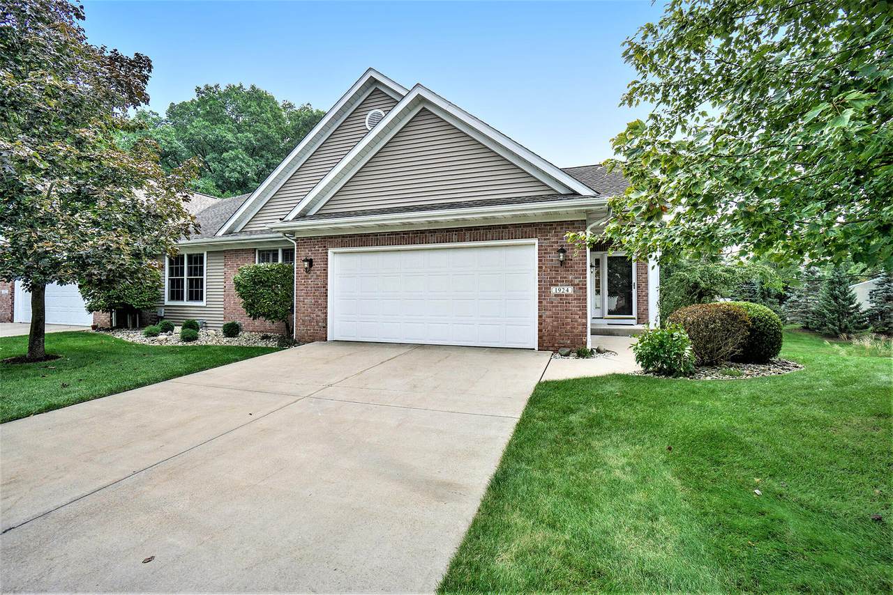 1924 Autumn Crest Lane - Photo 1
