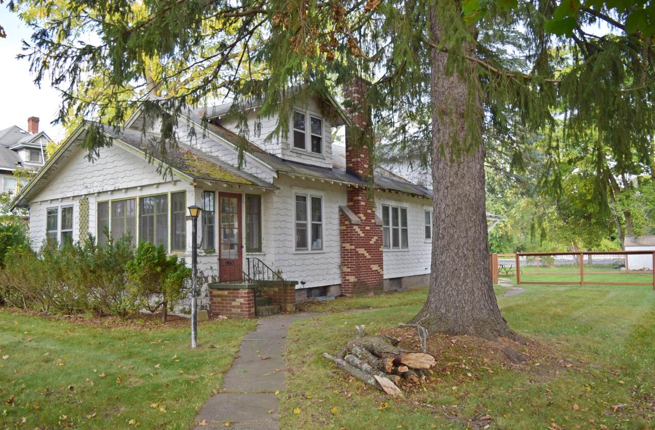 106 Columbia Avenue - Photo 1