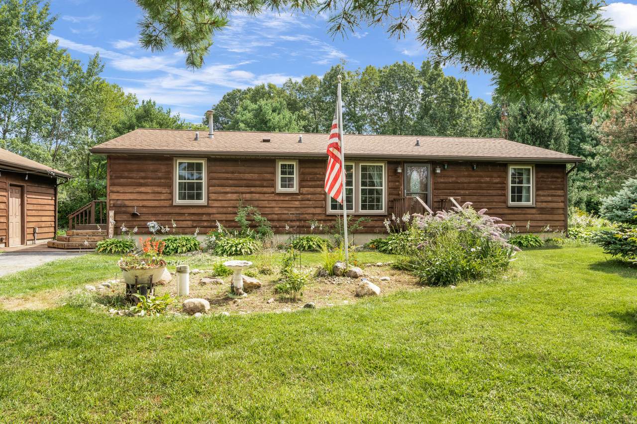 1695 Gaslight Lane - Photo 1