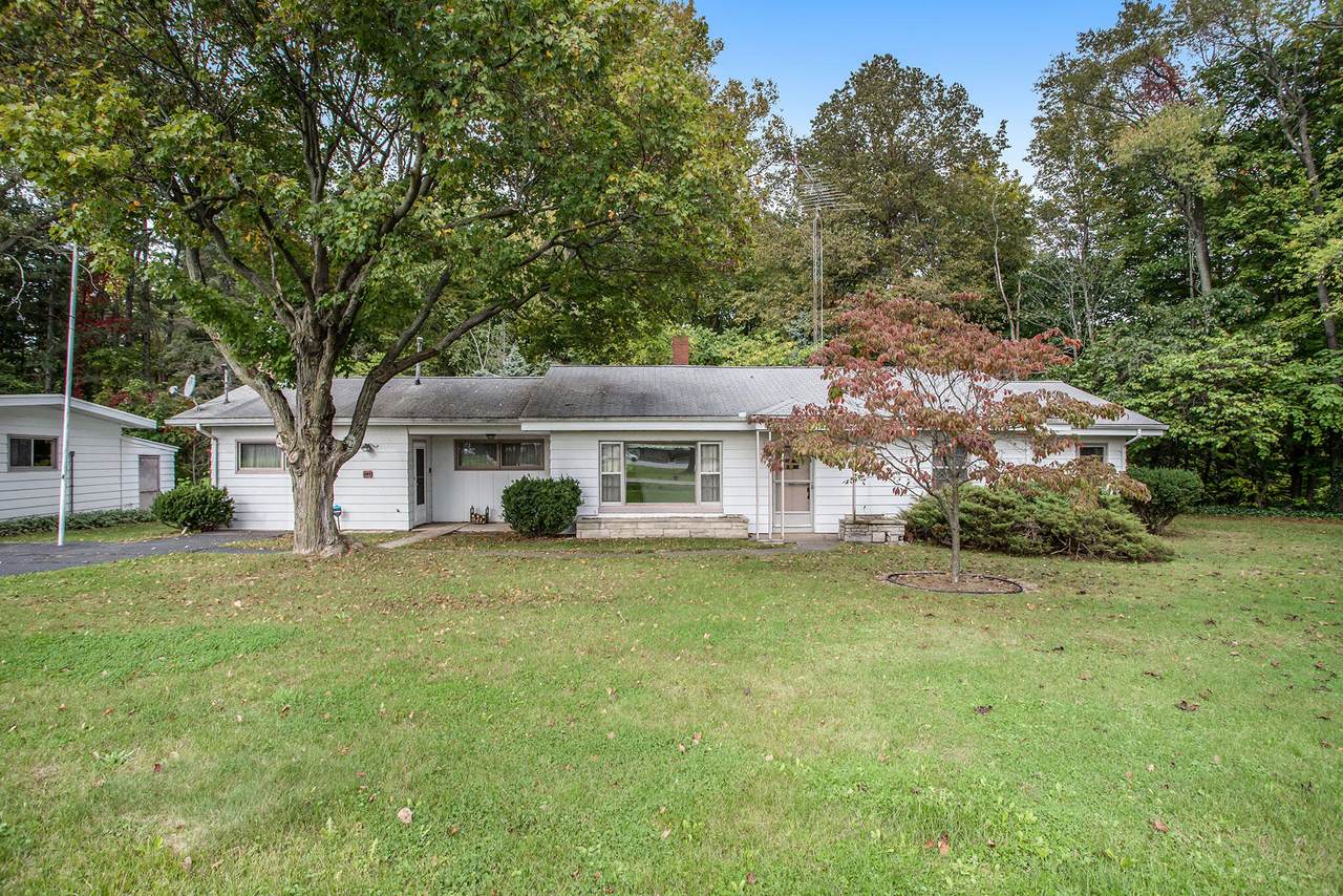 387 Glenlord Road - Photo 1