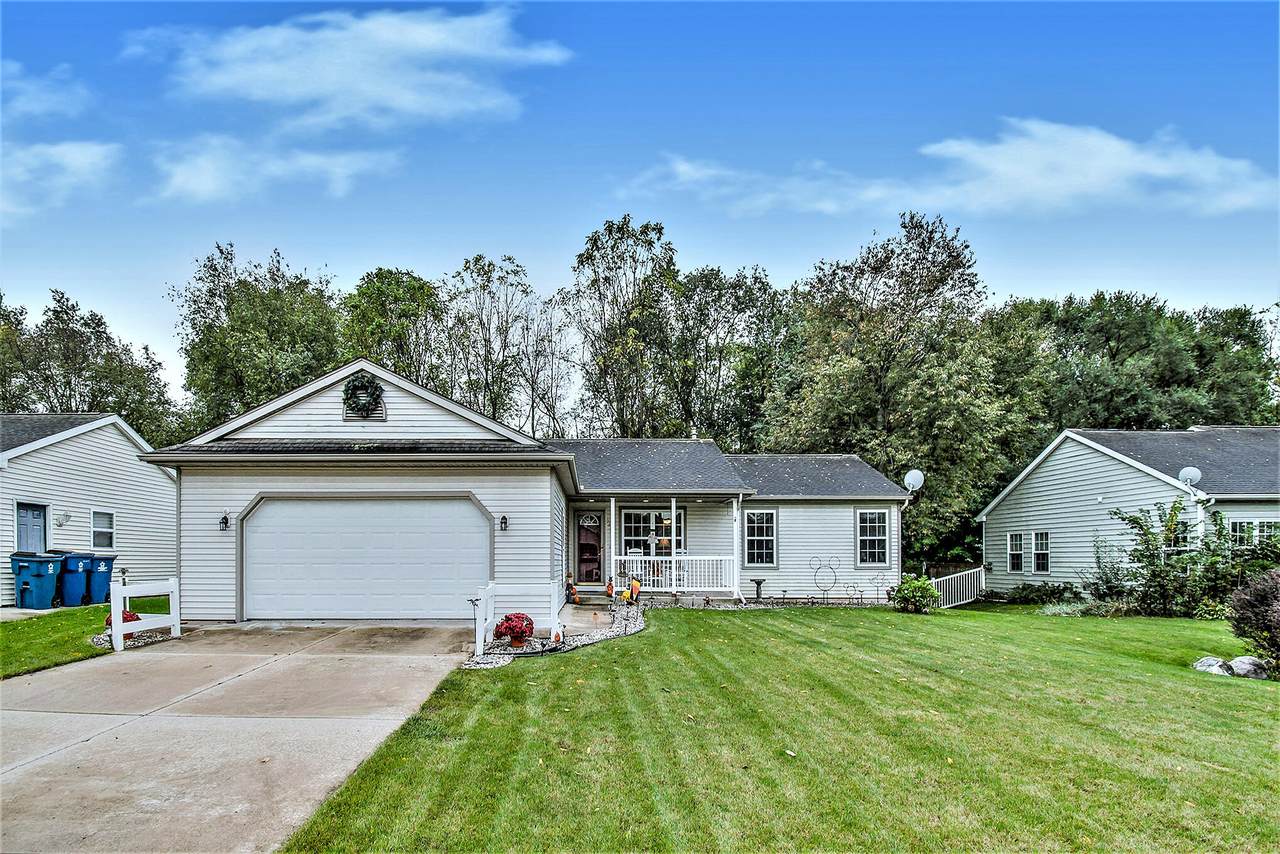 3642 Pristine Avenue - Photo 1