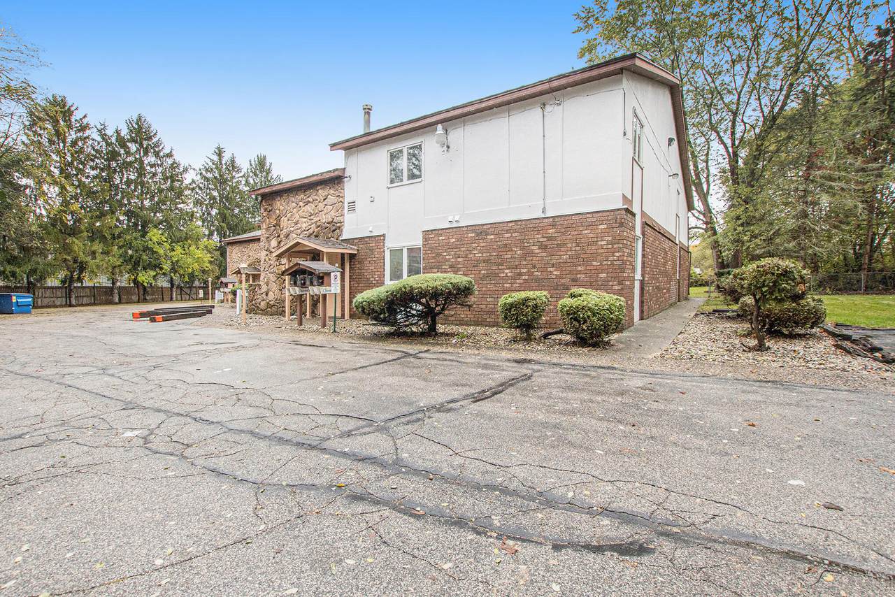 100 Norton Avenue - Photo 1