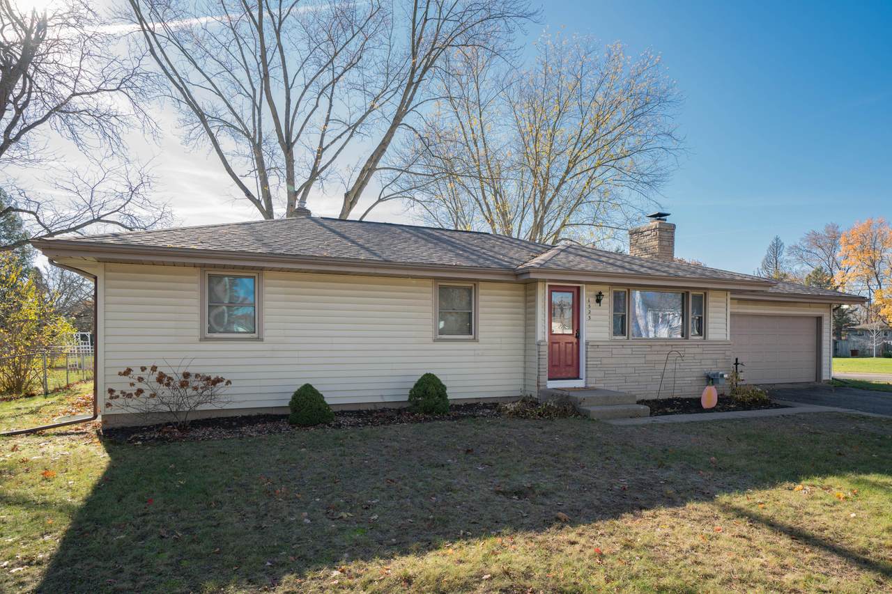1523 Schuring Road - Photo 1