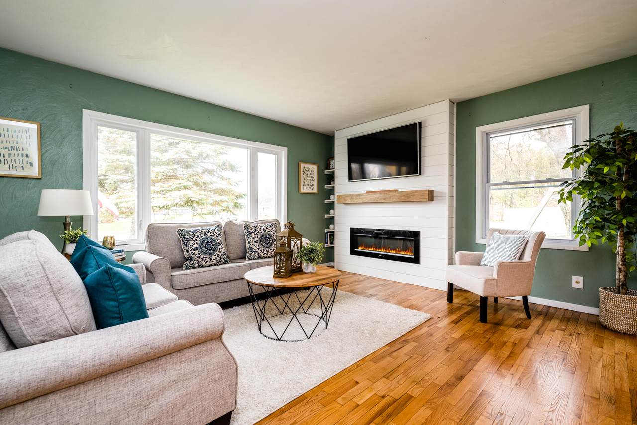1841 Ogden Avenue - Photo 1