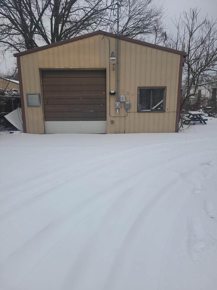 929 Crosstown Parkway - Photo 1