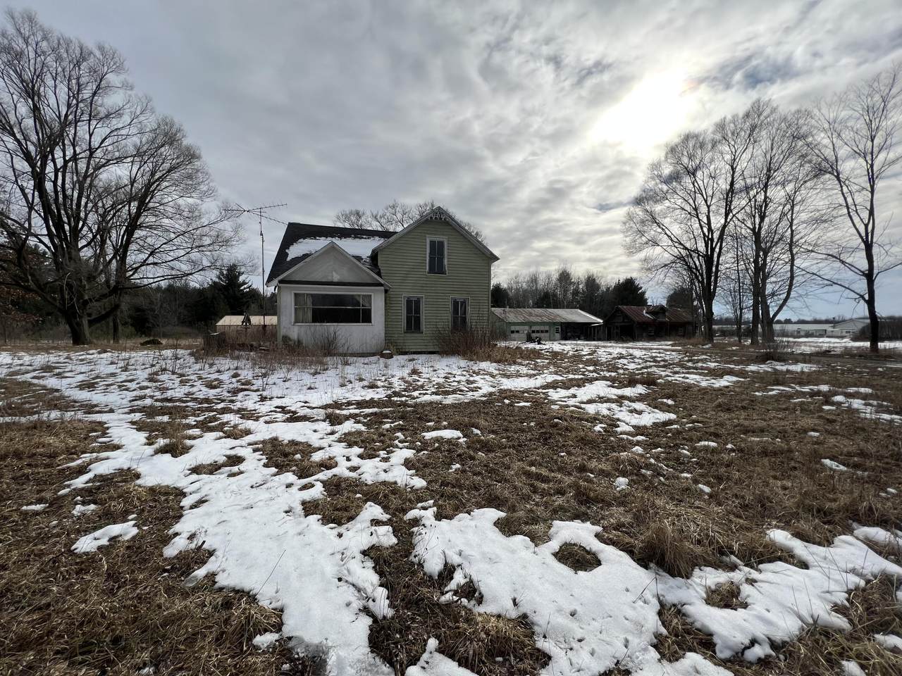 20449 Howard City-Edmore - Photo 1