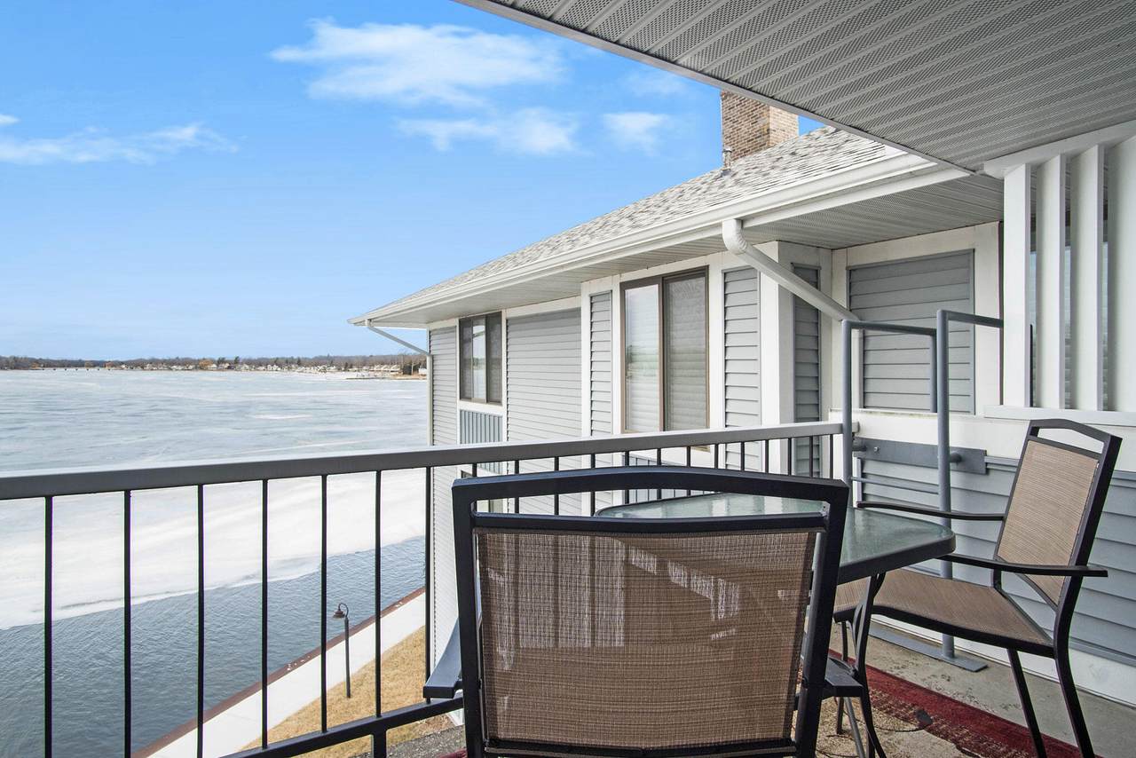 400 Lakeview Court - Photo 1