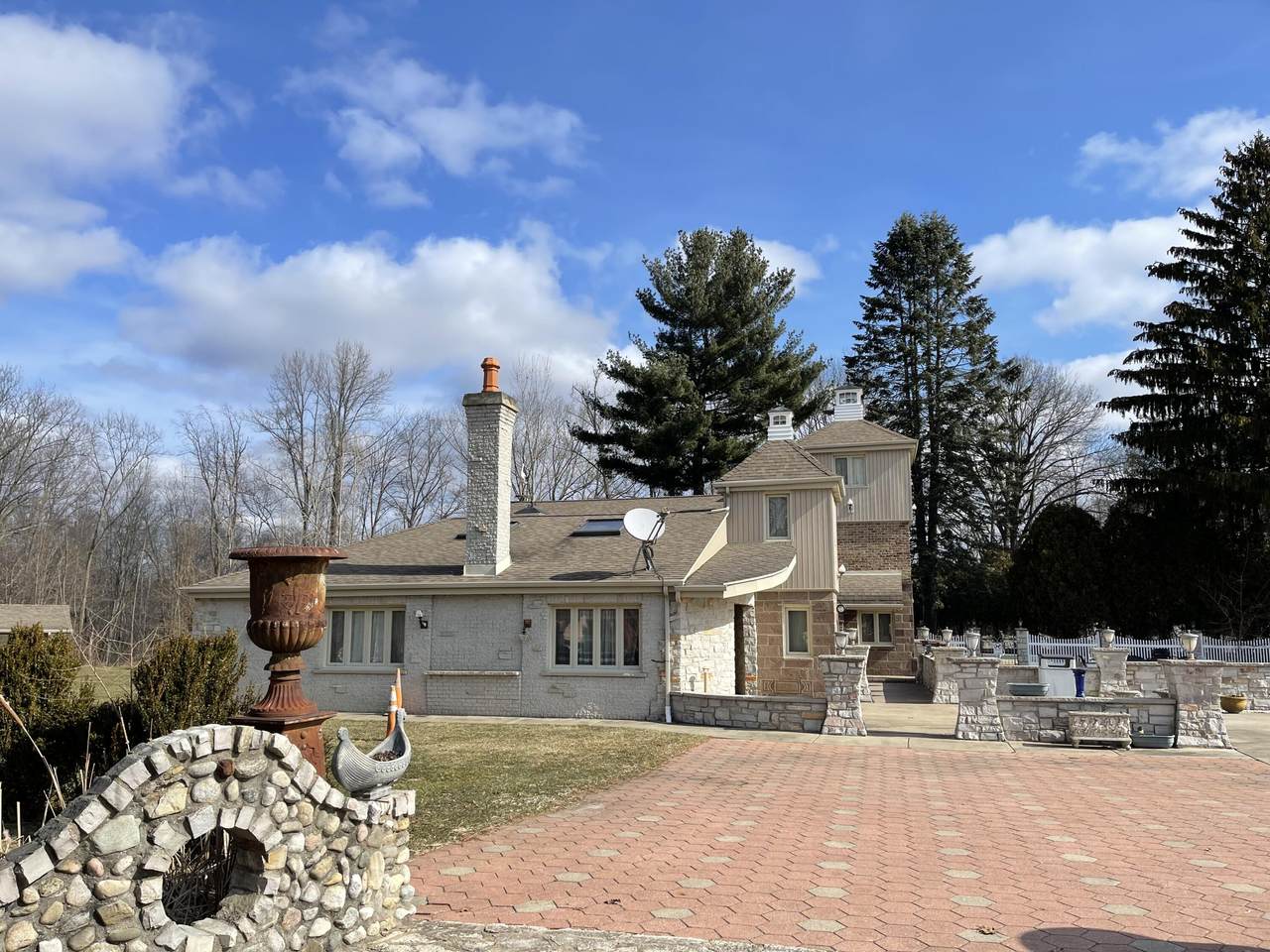 54886 Butcher Road - Photo 1