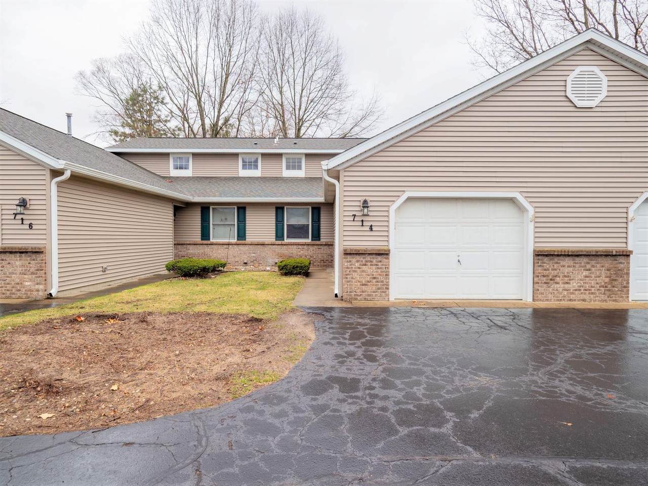 714 Bayberry Lane - Photo 1