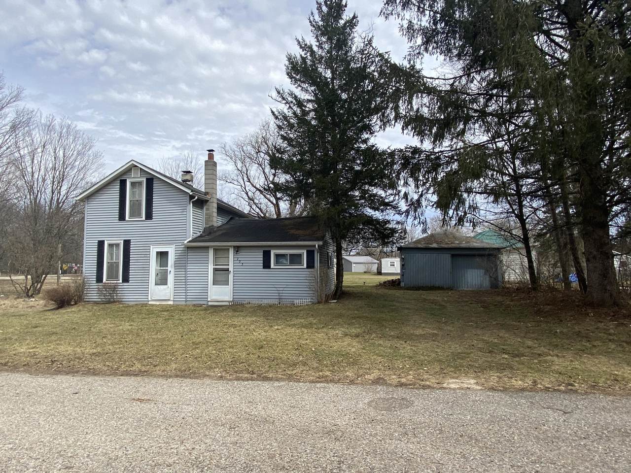 203 Elm Street - Photo 1