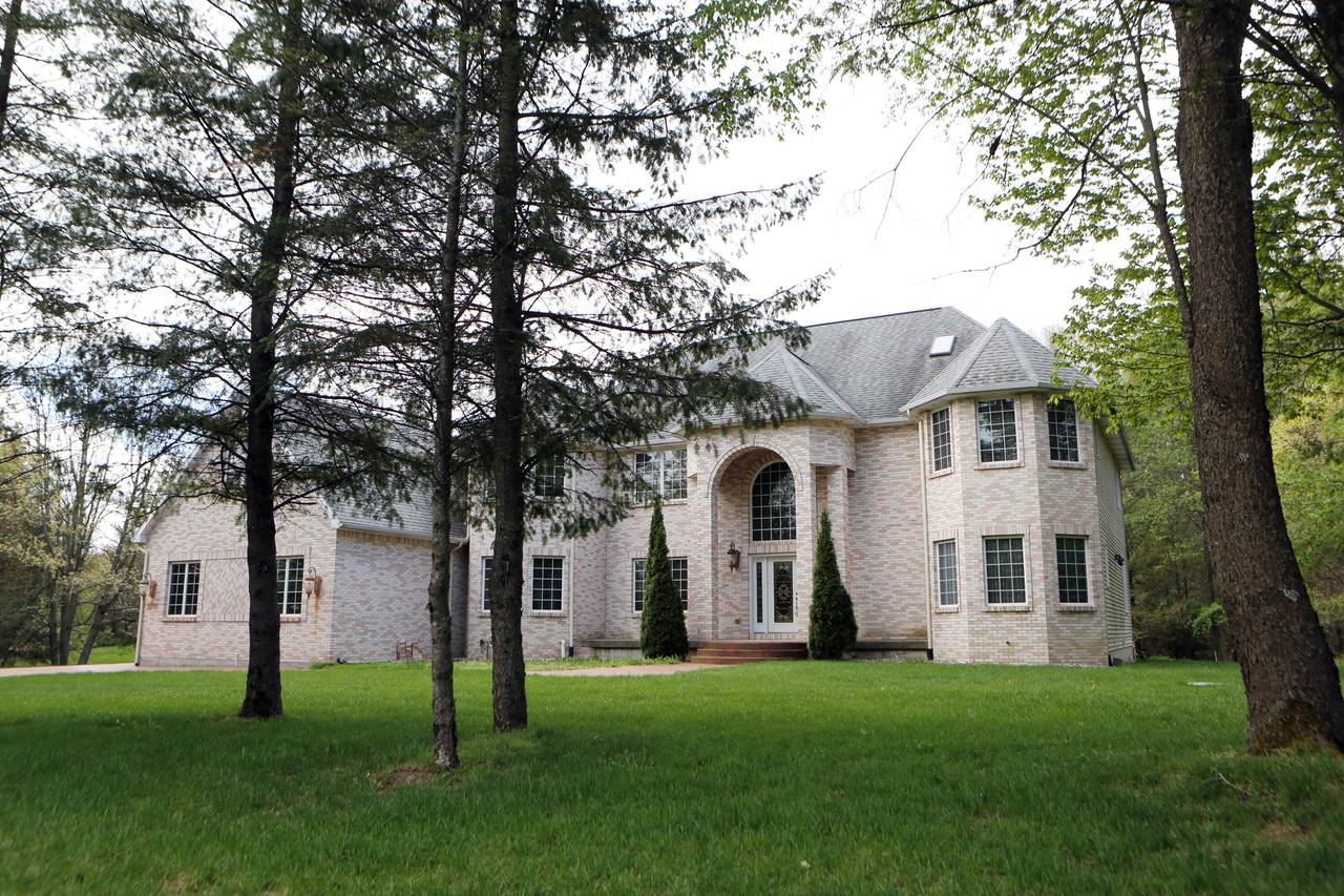 10759 Pine Valley Drive - Photo 1