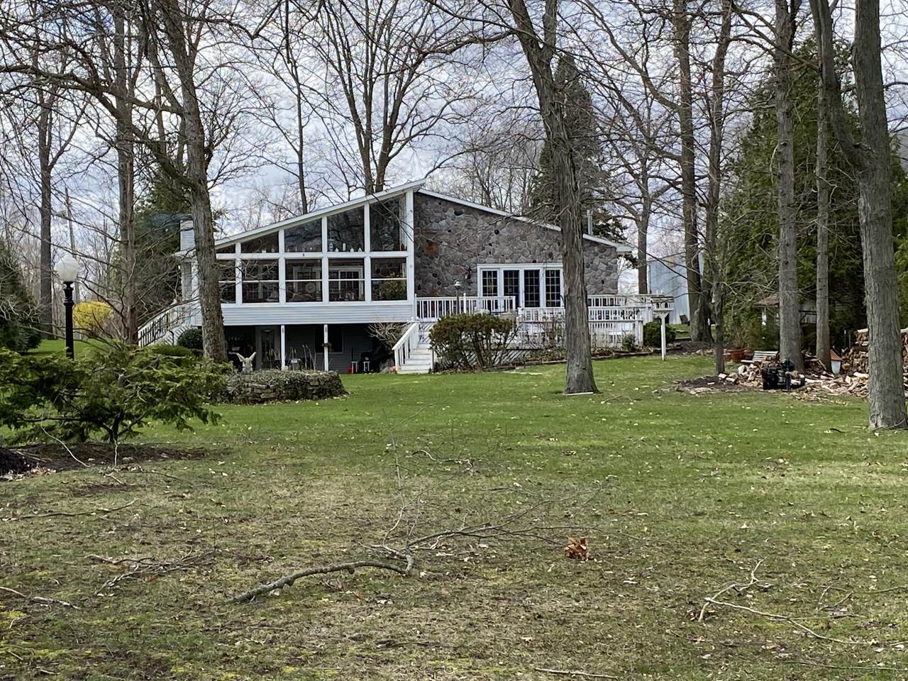 257 Dons Drive - Photo 1