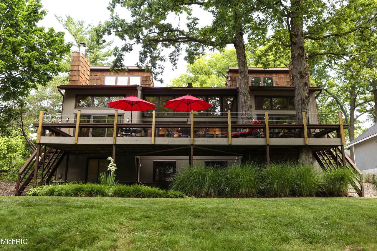 111 South Street - Photo 1