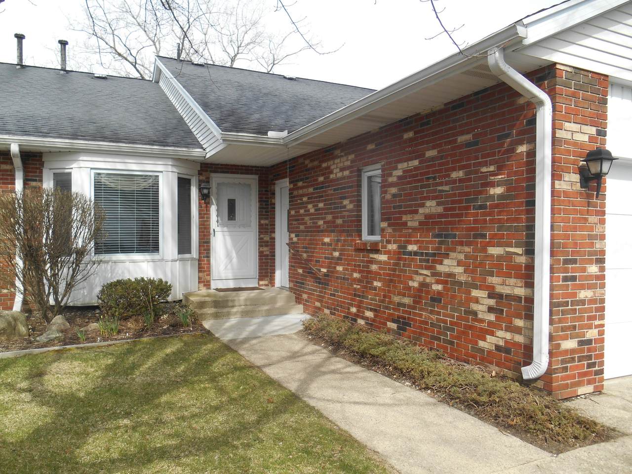 428 Mary Lane - Photo 1