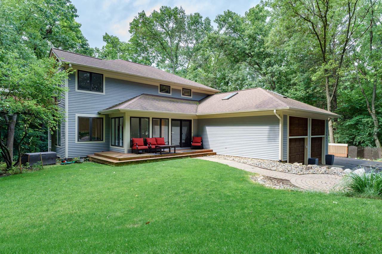 2041 Saxonia Lane - Photo 1