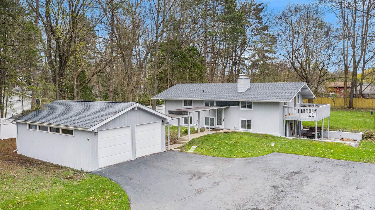 32 Hickory Lane - Photo 1