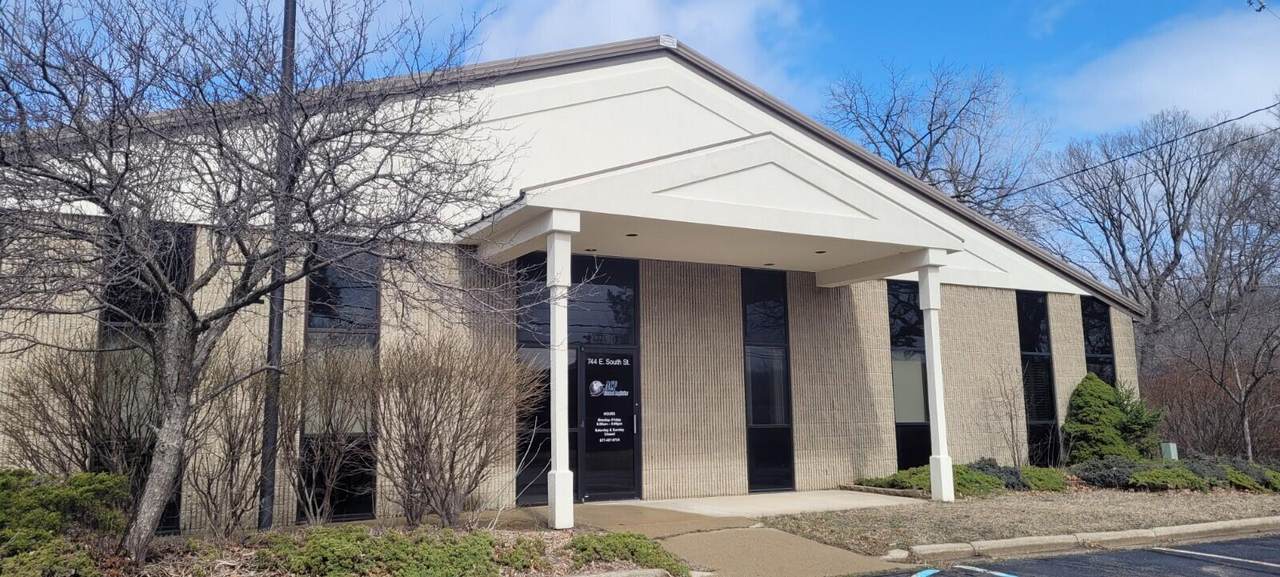 744 South - Photo 1