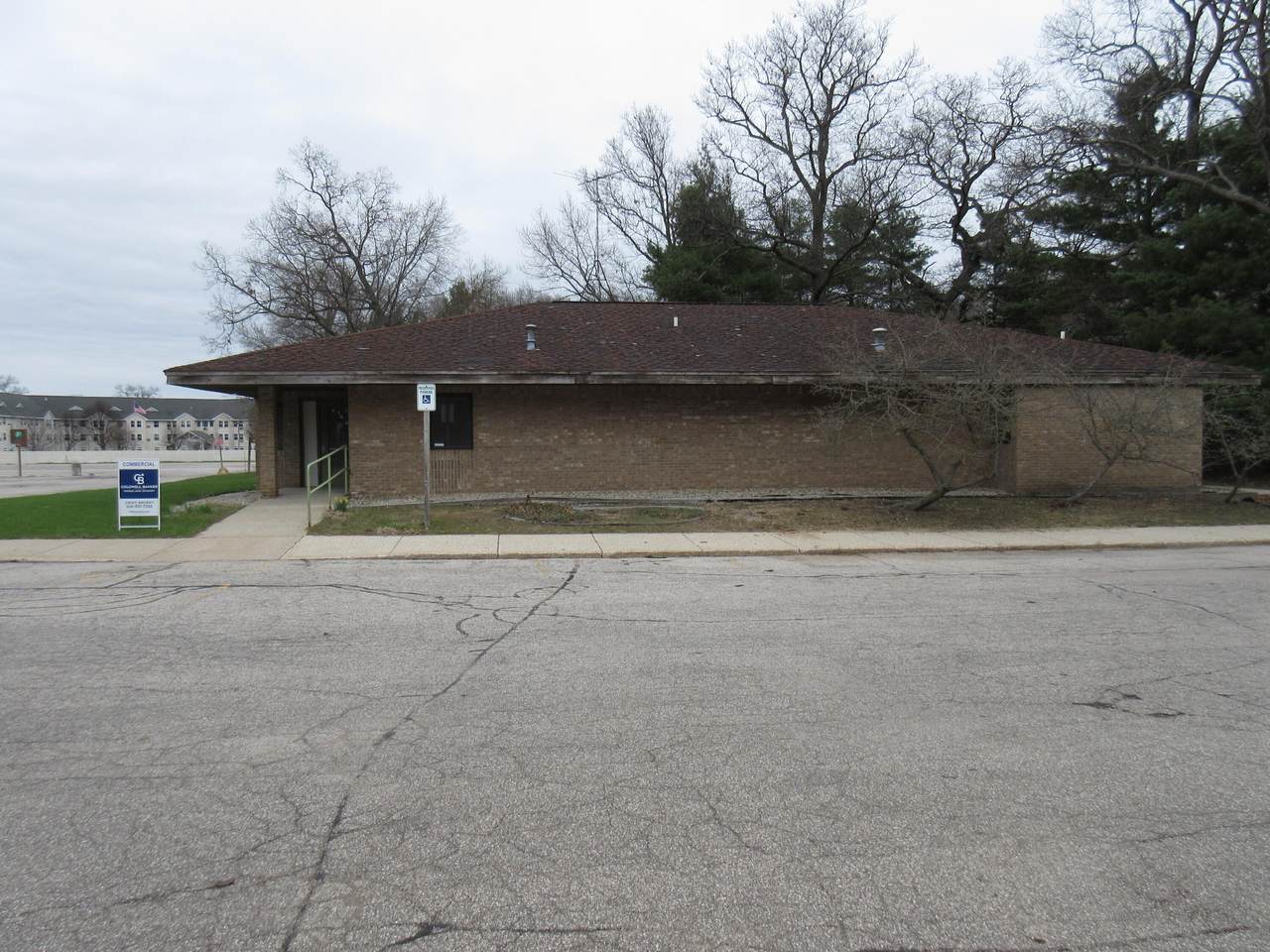 1760 Wells Avenue - Photo 1