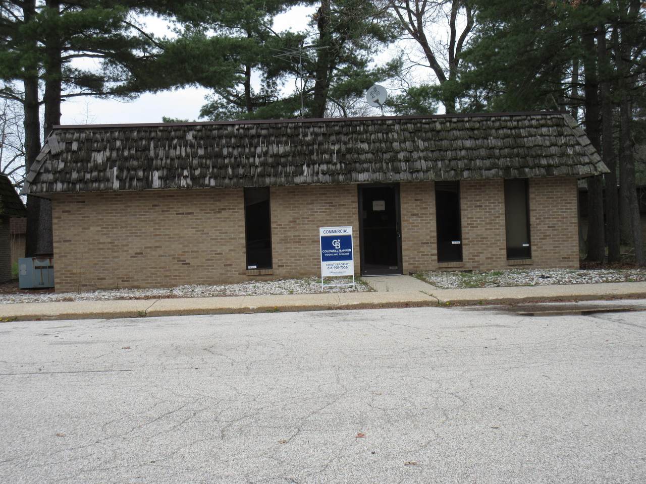 1770 Oak Avenue - Photo 1