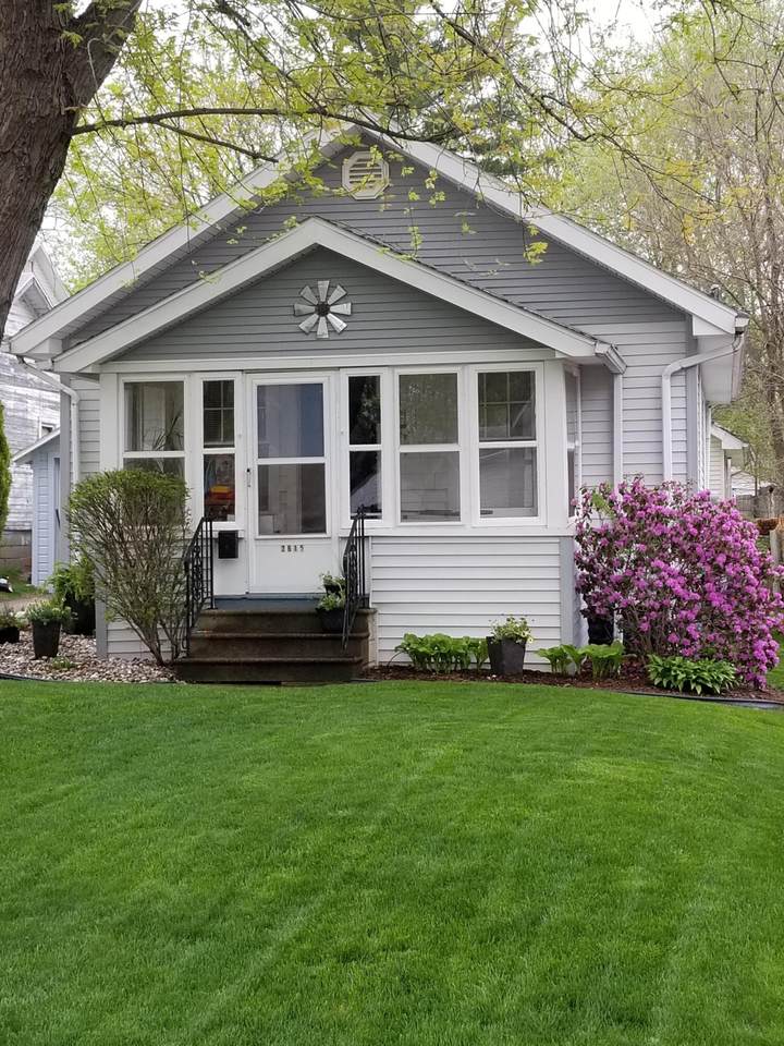 2615 Bow Street - Photo 1